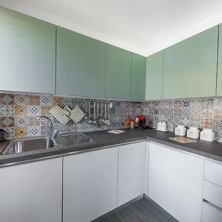 Apartment House Giardina *